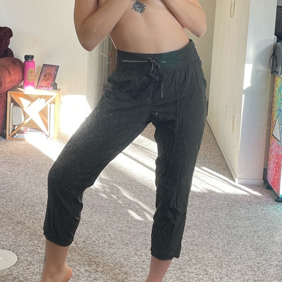 Lululemon Dance Crop Pant - Picture 2 of 2